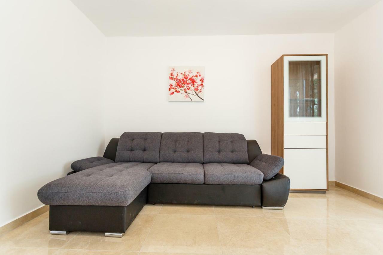 Apartman Maslina Krk Town Luaran gambar